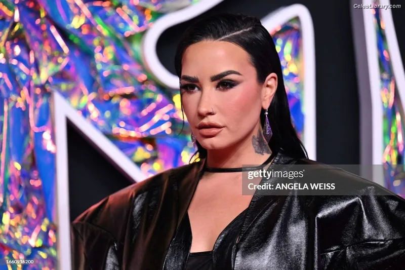 Demi Lovato photo 13 of 1234