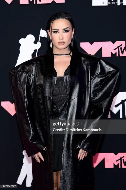 Demi Lovato photo 17 of 1234