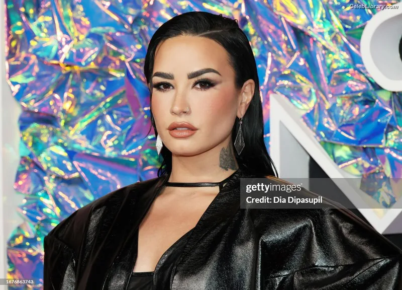 Demi Lovato photo 18 of 1234