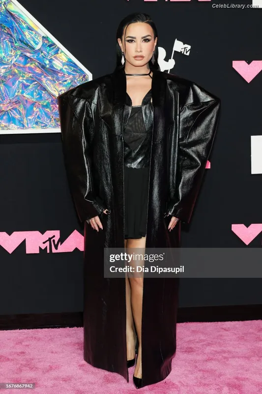 Demi Lovato photo 20 of 1234