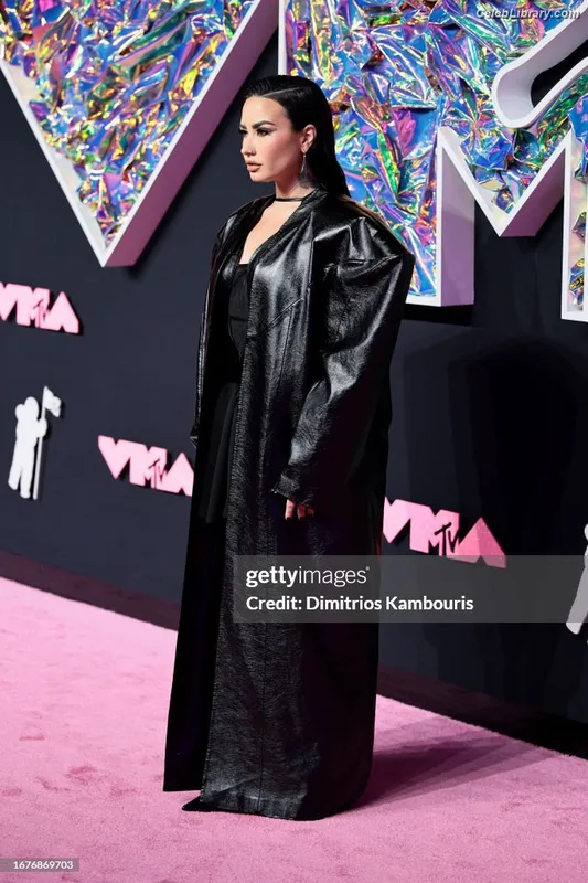 Demi Lovato photo 22 of 1234