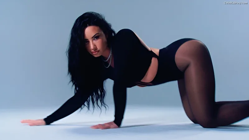 Demi Lovato photo 15 of 1234