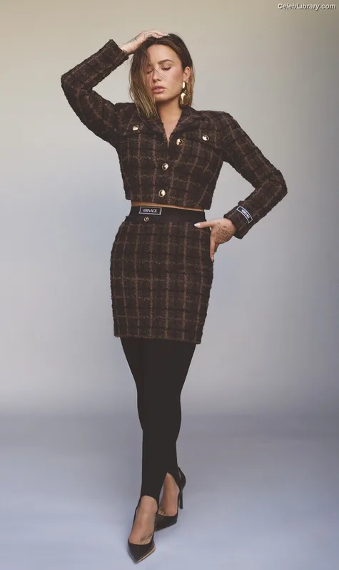 Demi Lovato photo 6 of 1234