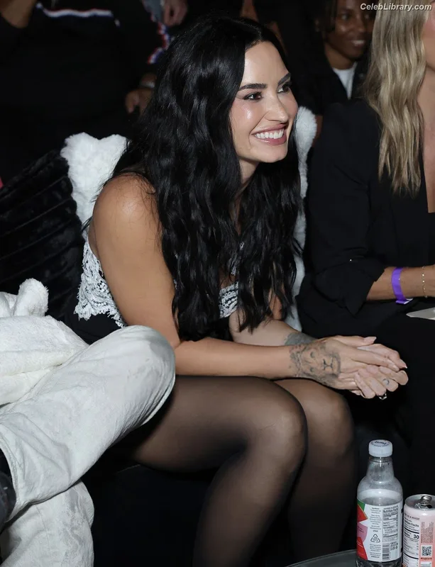 Demi Lovato photo 20 of 1234