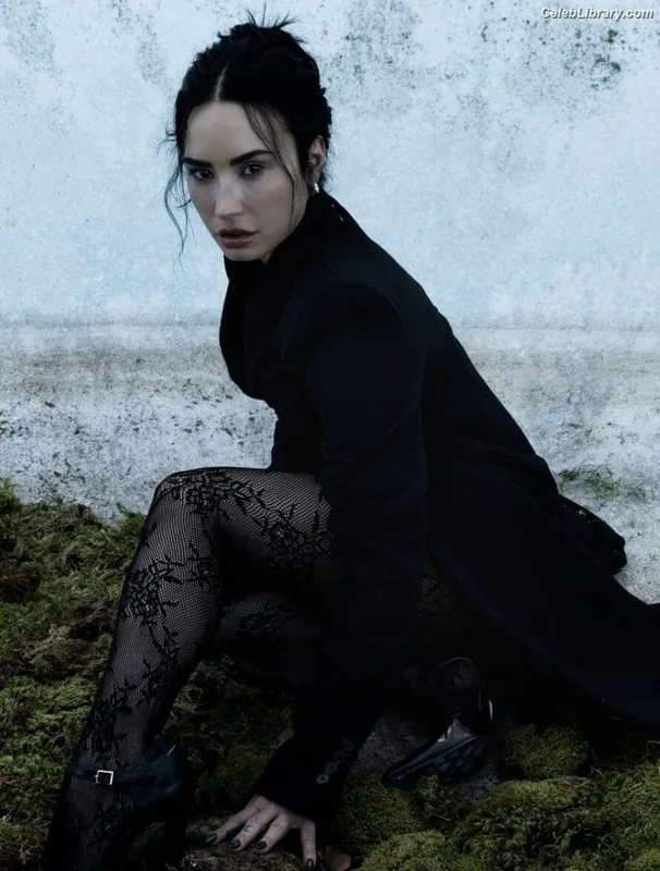 Demi Lovato photo 10 of 1234