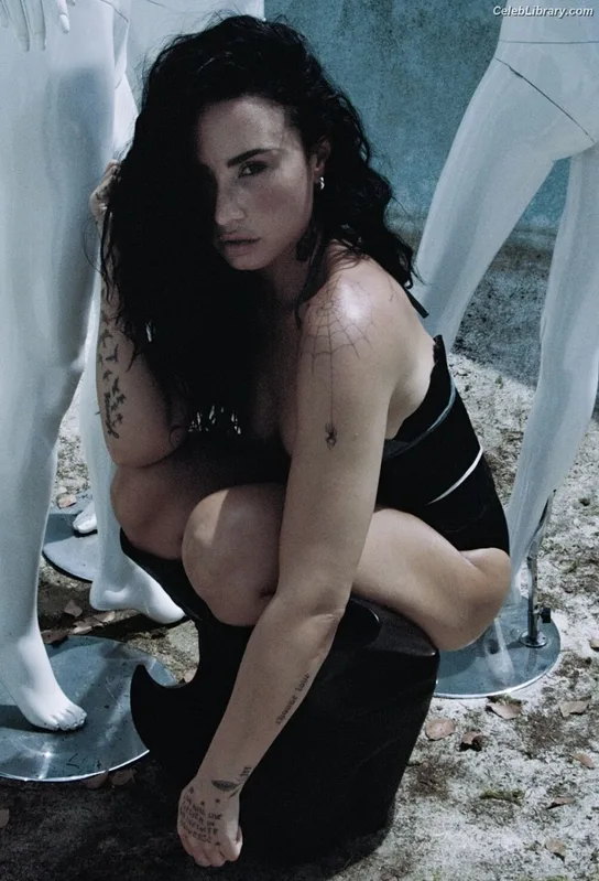 Demi Lovato photo 12 of 1234