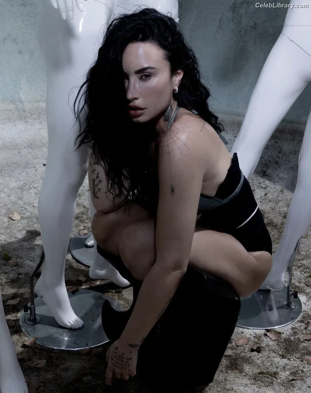 Demi Lovato photo 14 of 1234