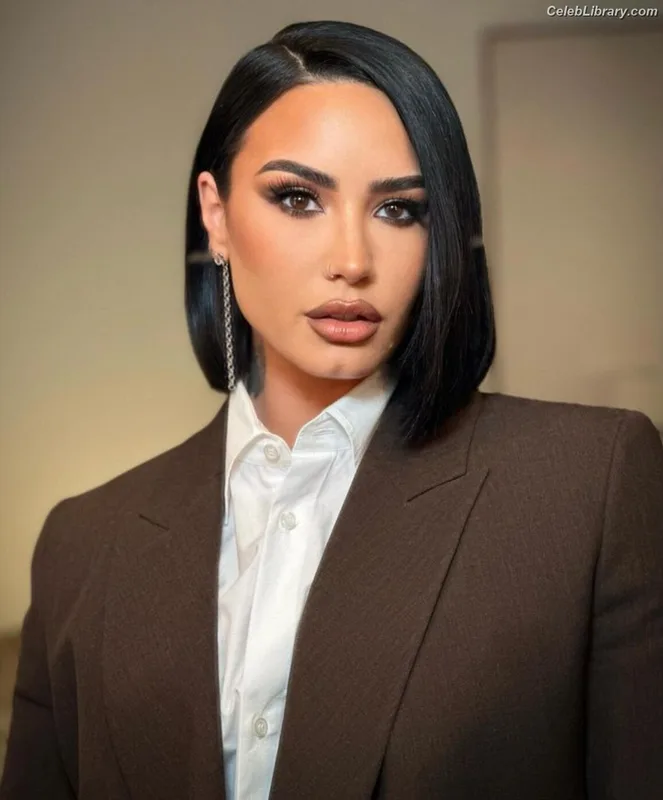 Demi Lovato photo 18 of 1234
