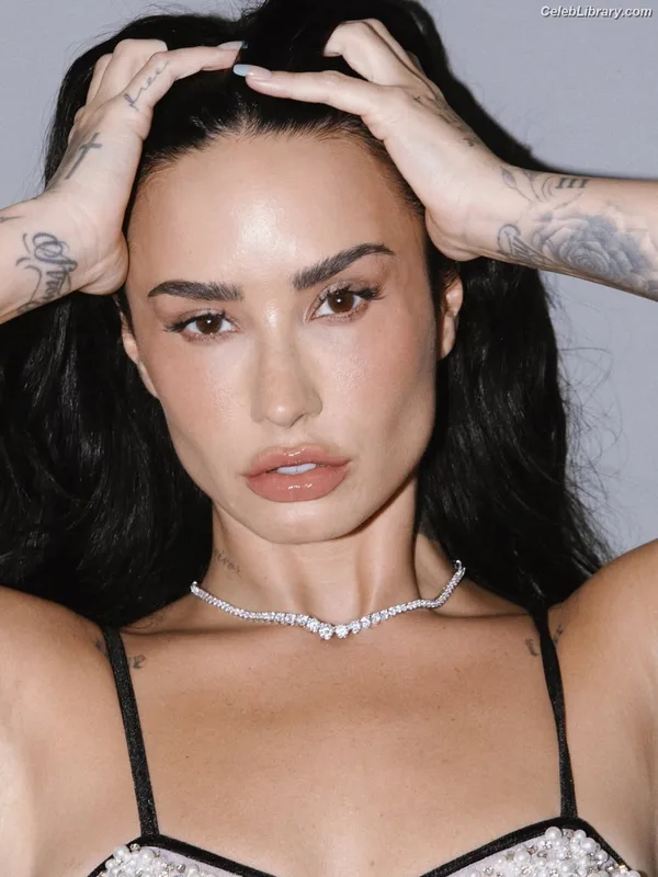 Demi Lovato photo 22 of 1234