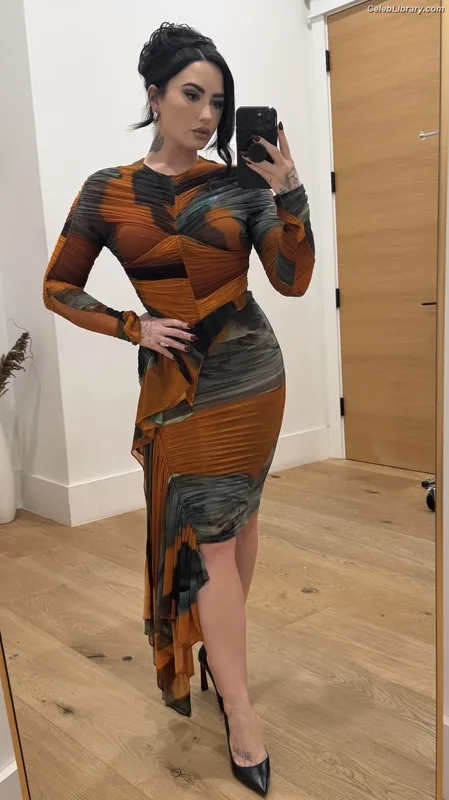 Demi Lovato photo 15 of 1234