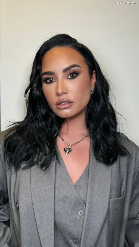 Demi Lovato photo 17 of 1234