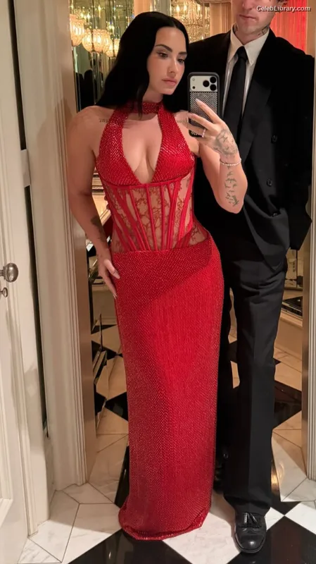 Demi Lovato photo 18 of 1234