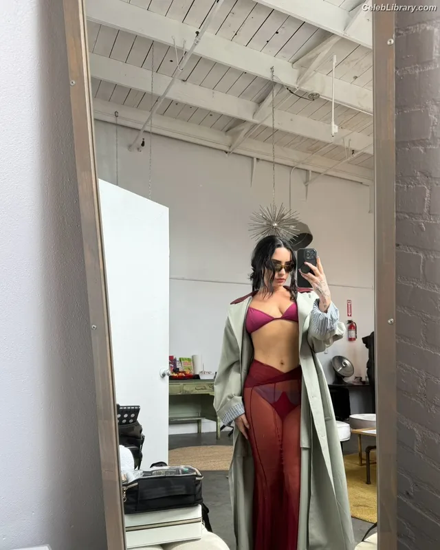 Demi Lovato photo 9 of 1234