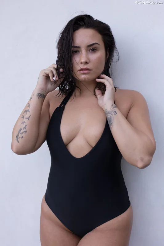 Demi Lovato photo 11 of 1234