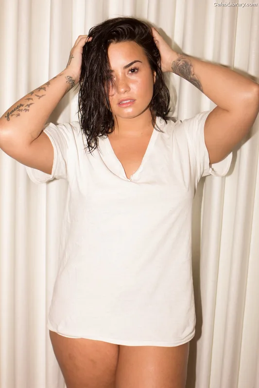 Demi Lovato photo 22 of 1234