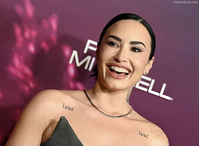 Demi Lovato photo 13 of 1234