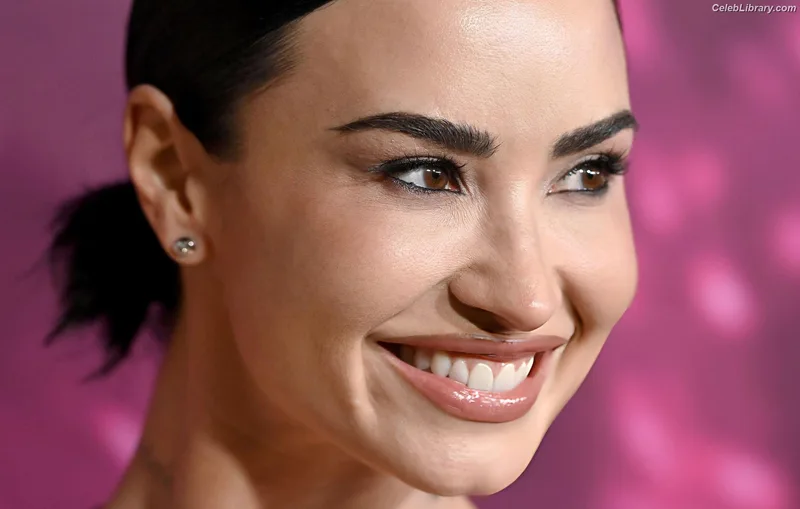 Demi Lovato photo 20 of 1234