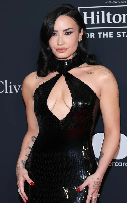 Demi Lovato photo 24 of 1234