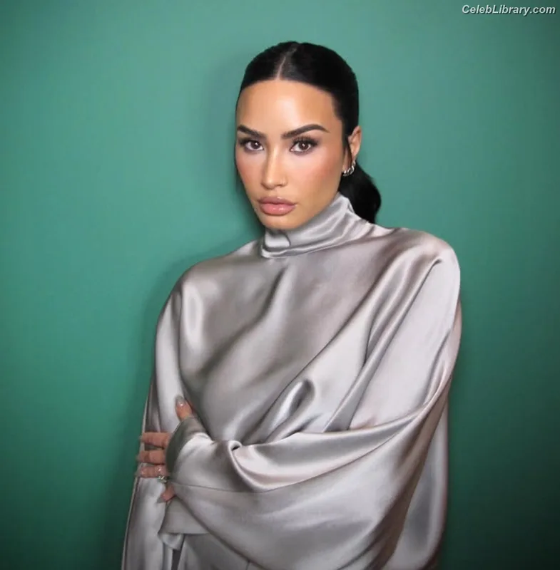 Demi Lovato photo 11 of 1234