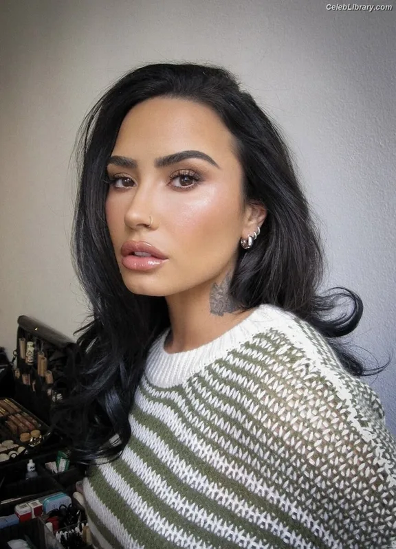 Demi Lovato photo 13 of 1234