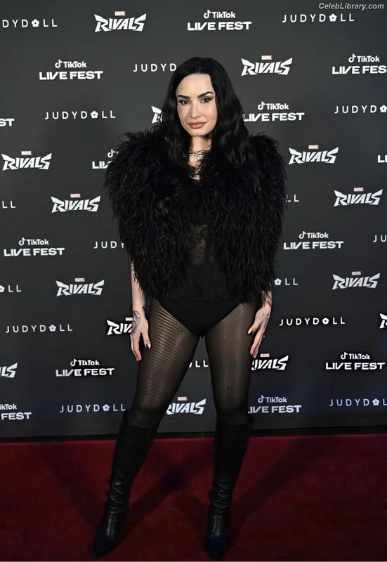 Demi Lovato photo 15 of 1234