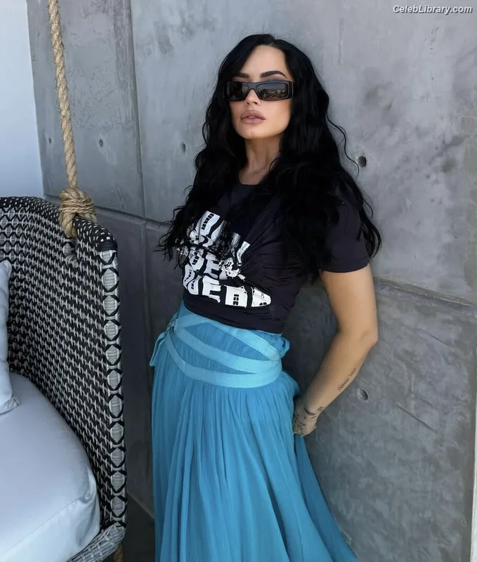 Demi Lovato photo 17 of 1234