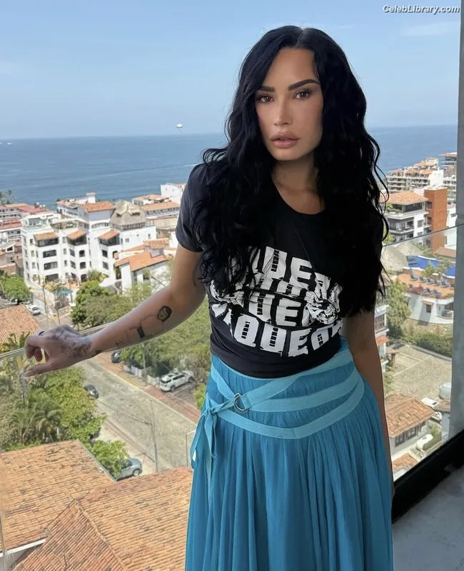 Demi Lovato photo 19 of 1234