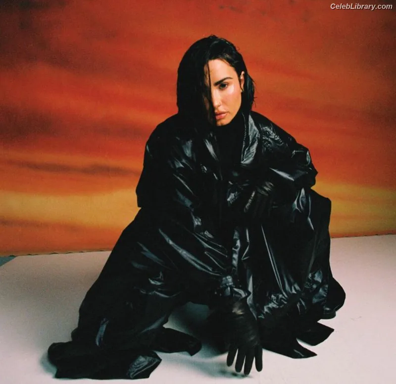 Demi Lovato photo 1 of 1234