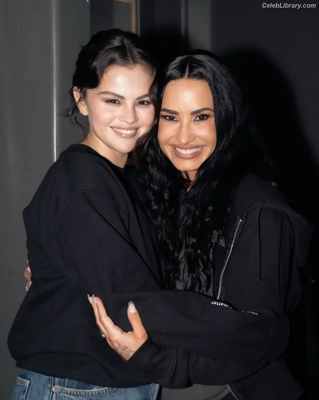 Demi Lovato photo 11 of 1234