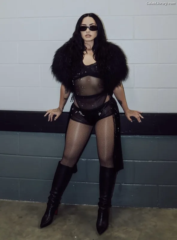 Demi Lovato photo 12 of 1234