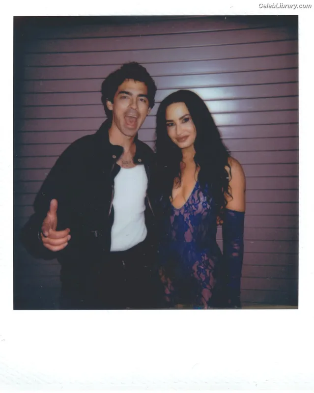 Demi Lovato photo 18 of 1234