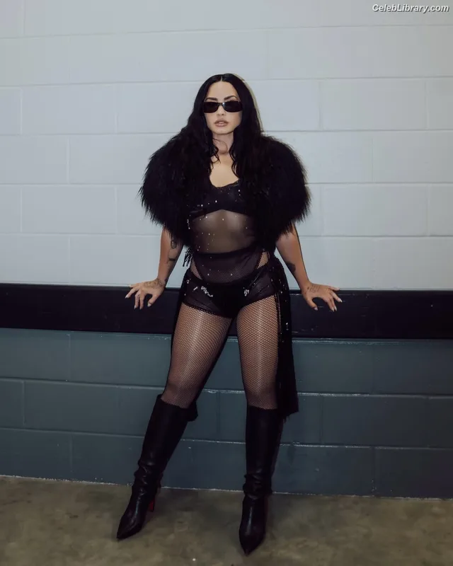 Demi Lovato photo 19 of 1234
