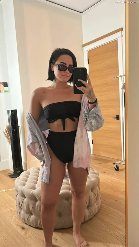 Demi Lovato photo 19 of 1234