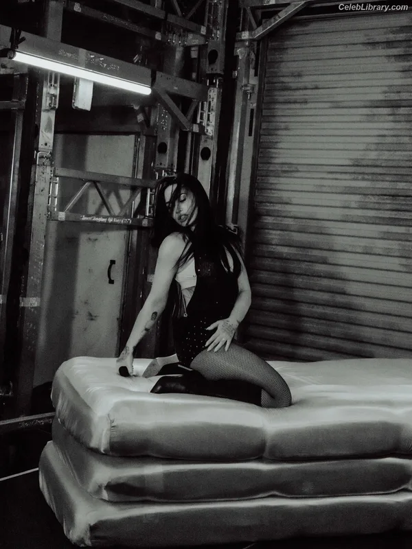 Demi Lovato photo 3 of 1234