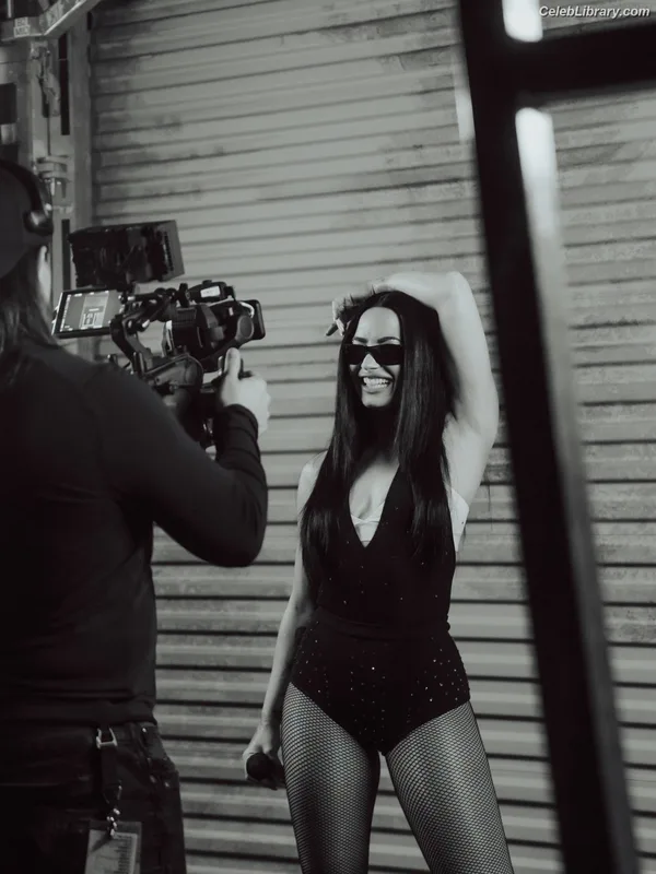 Demi Lovato photo 4 of 1234