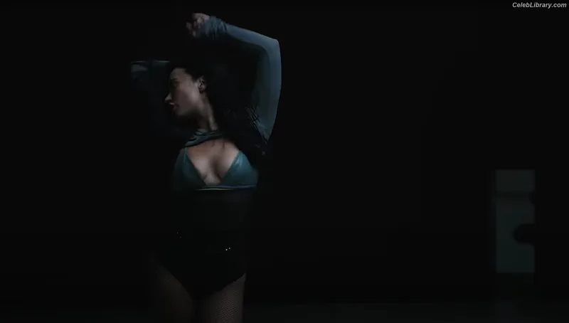 Demi Lovato photo 4 of 1234
