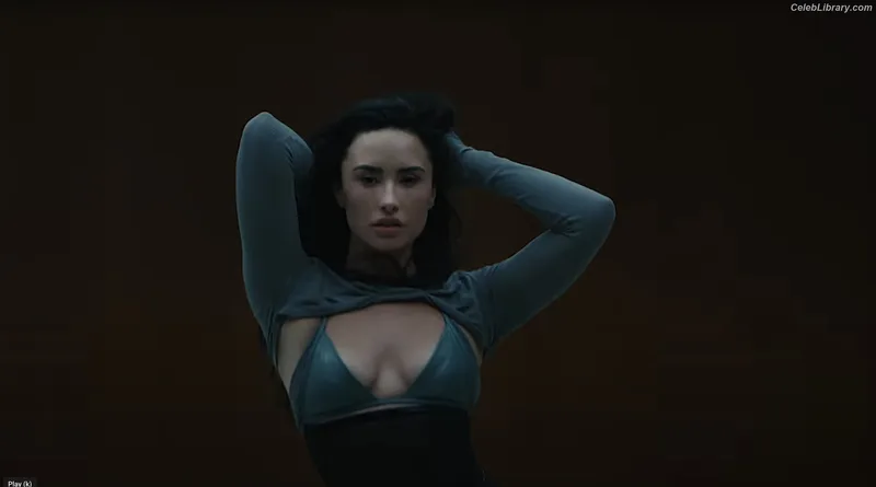 Demi Lovato photo 8 of 1234
