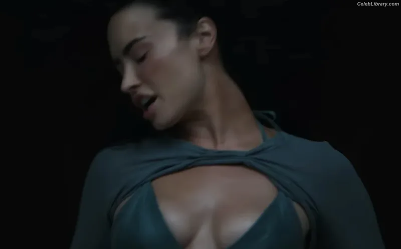 Demi Lovato photo 11 of 1234