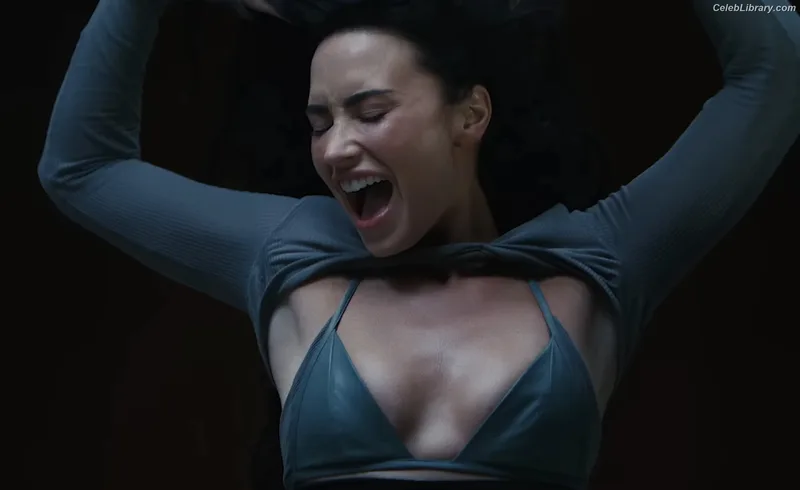 Demi Lovato photo 15 of 1234