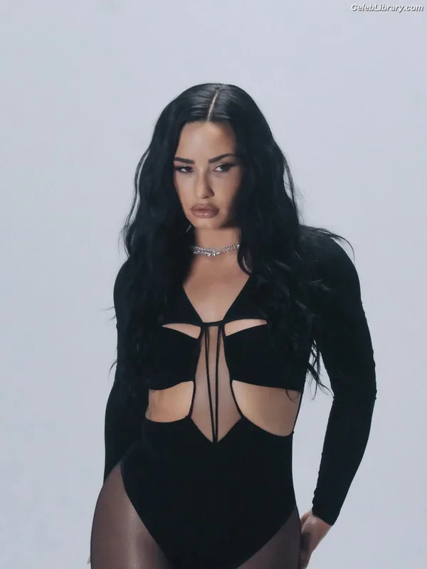 Demi Lovato photo 16 of 1234