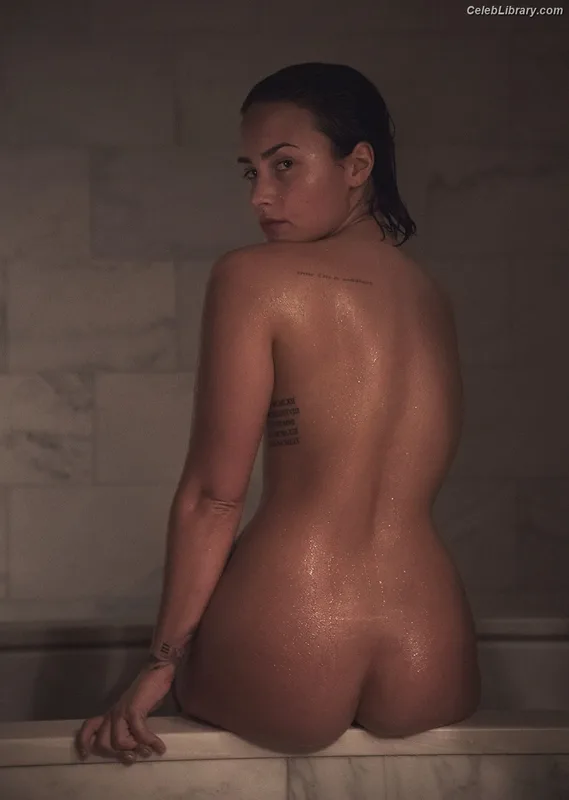 Demi Lovato photo 23 of 1234