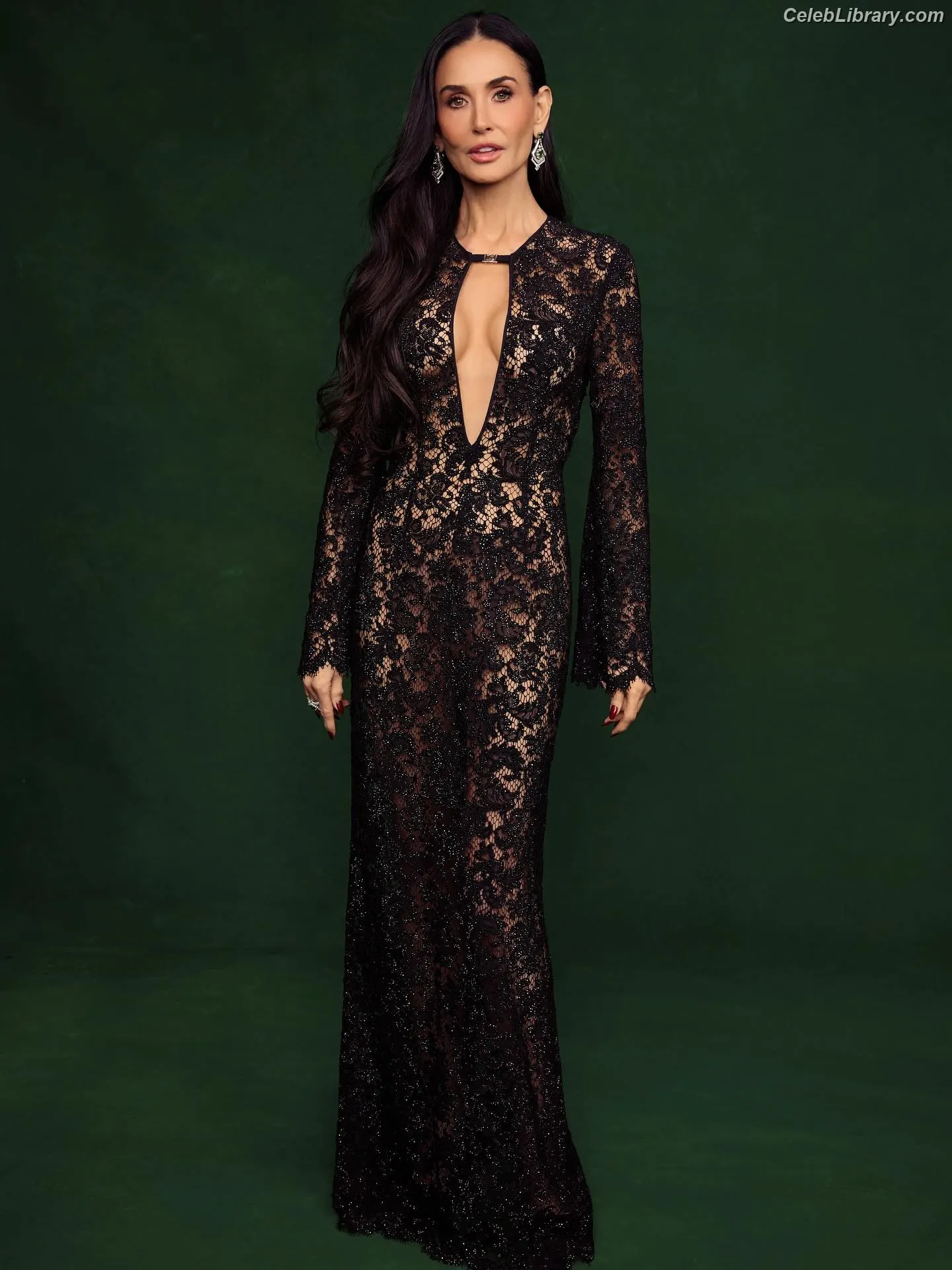 Demi Moore photo 7 of 471