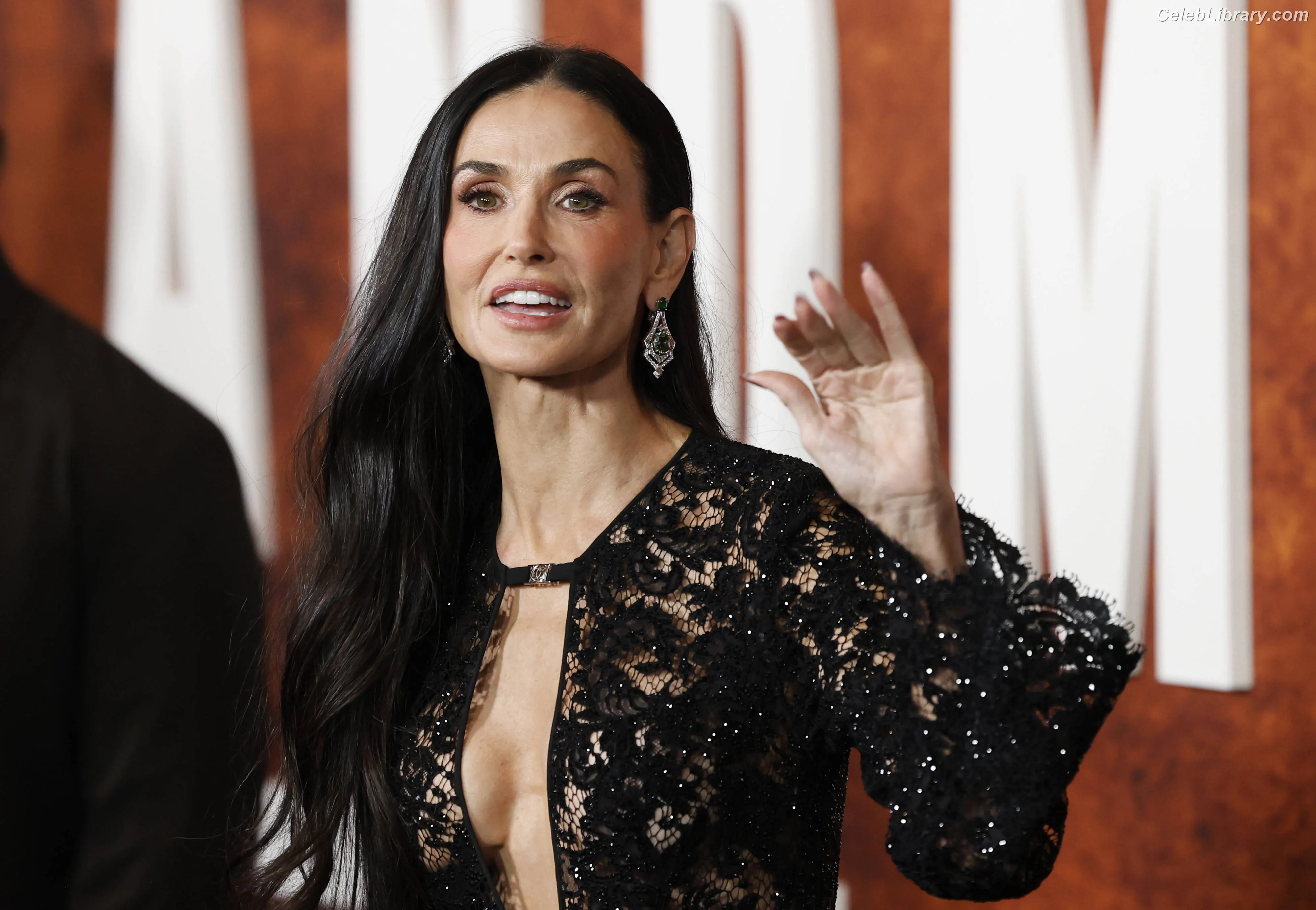 Demi Moore photo 2 of 471