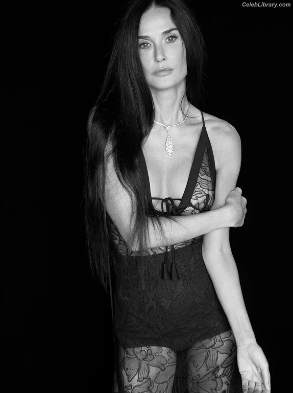 Demi Moore photo 3 of 471