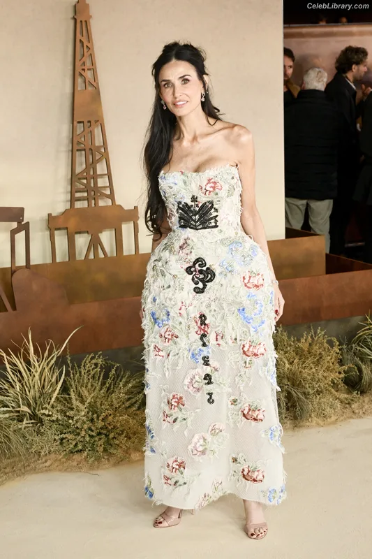 Demi Moore photo 9 of 471