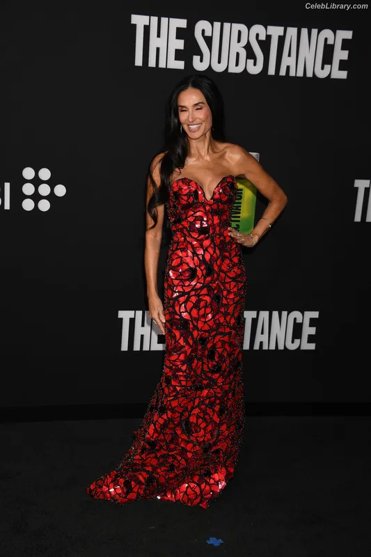 Demi Moore photo 15 of 471