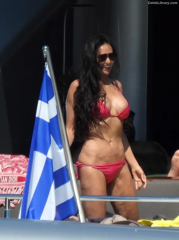Demi Moore photo 20 of 471