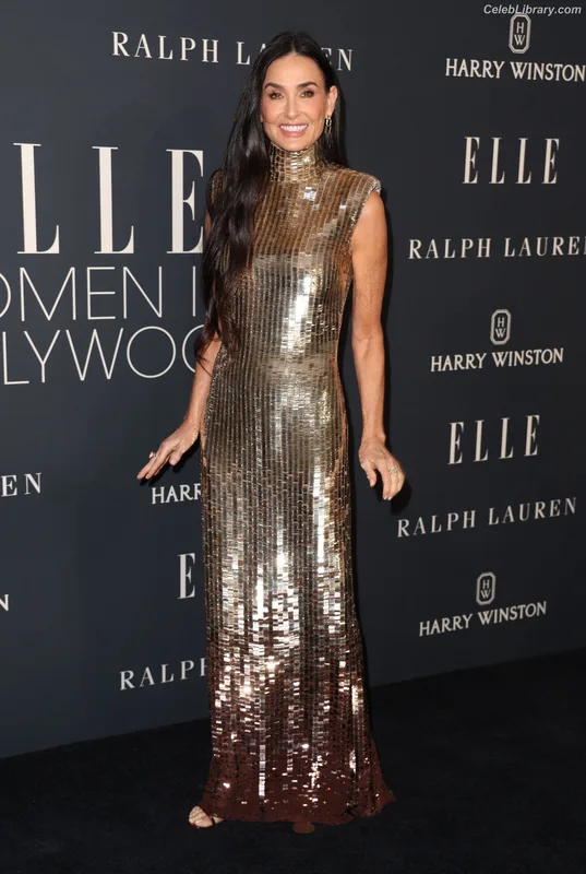 Demi Moore photo 1 of 471