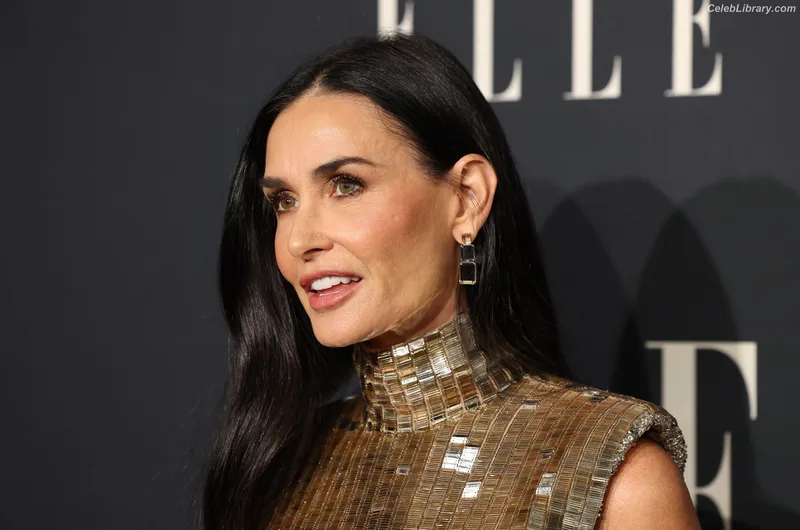 Demi Moore photo 10 of 471