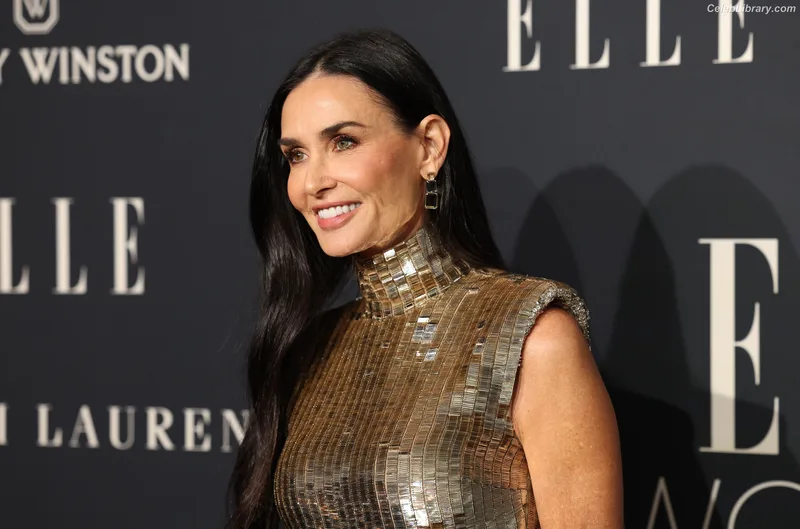 Demi Moore photo 11 of 471